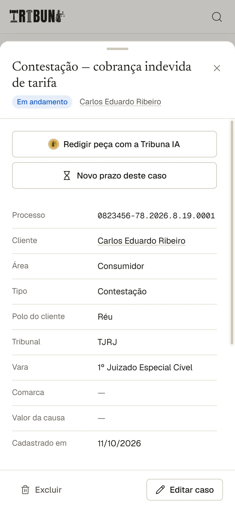 Detalhe do caso no celular, com atalhos para redigir a peça e criar prazo